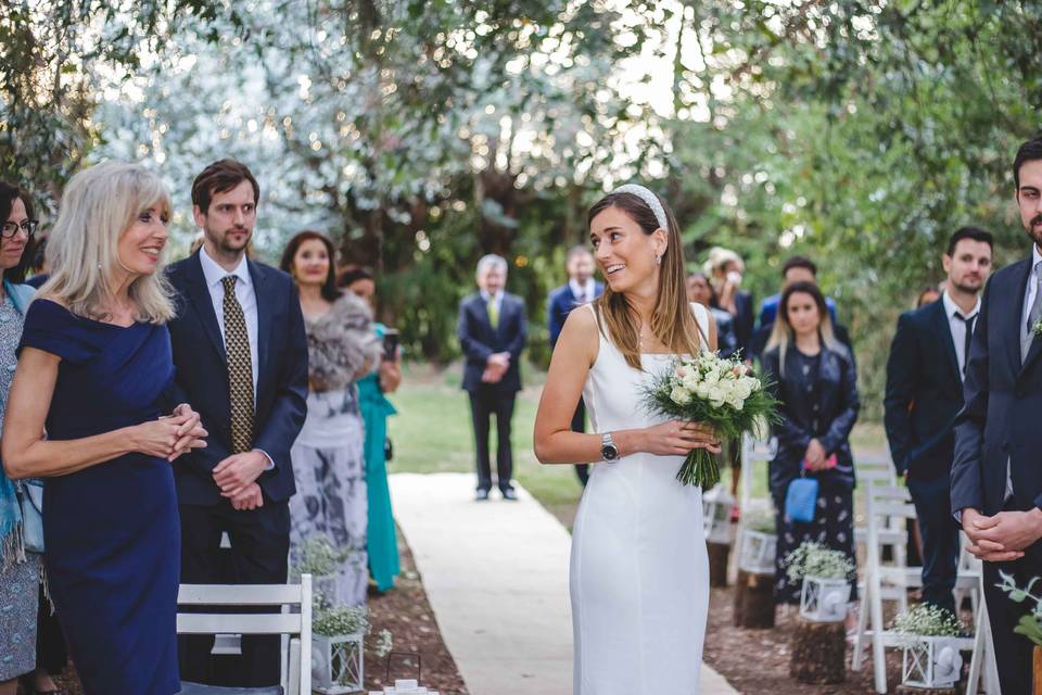 Fotos de parejas hacia el altar