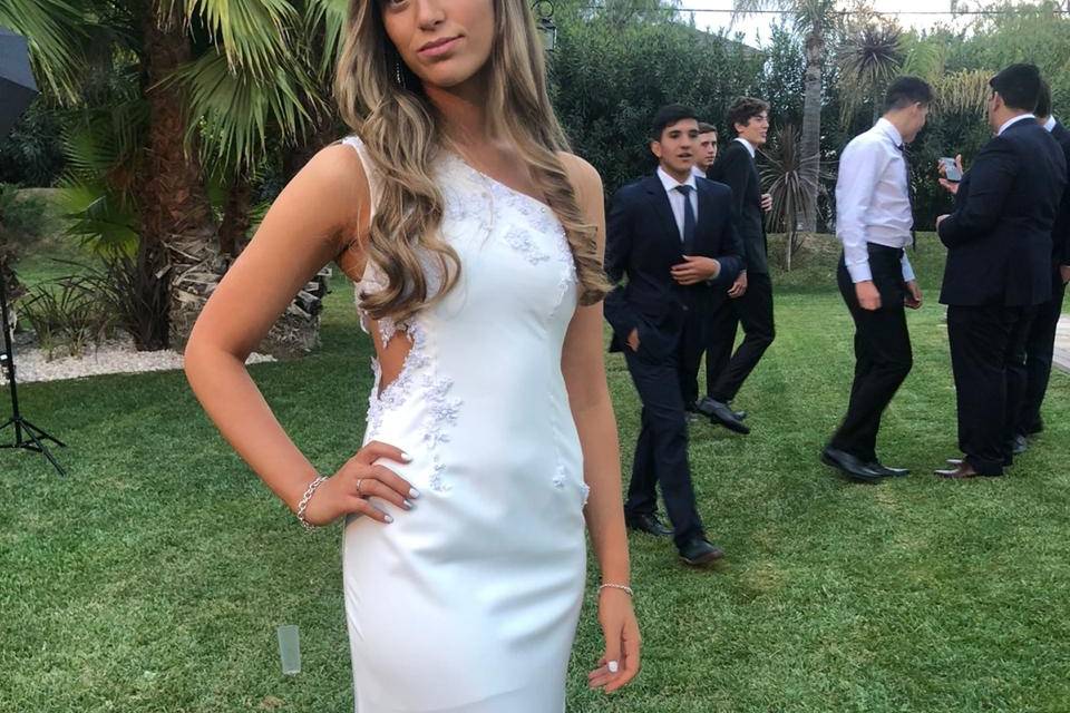 Vestido con apliques