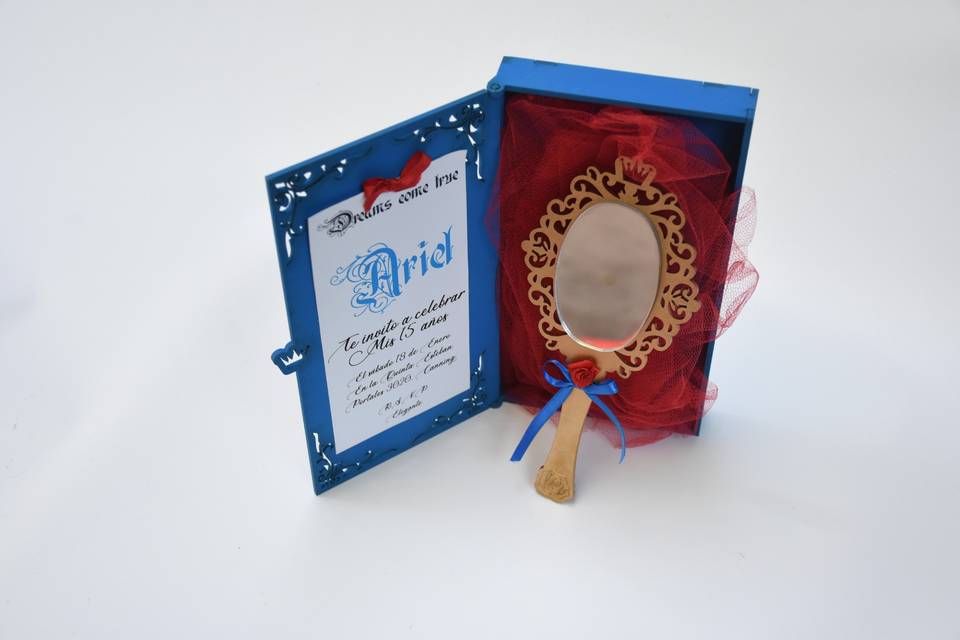 Invitación temática y souvenir