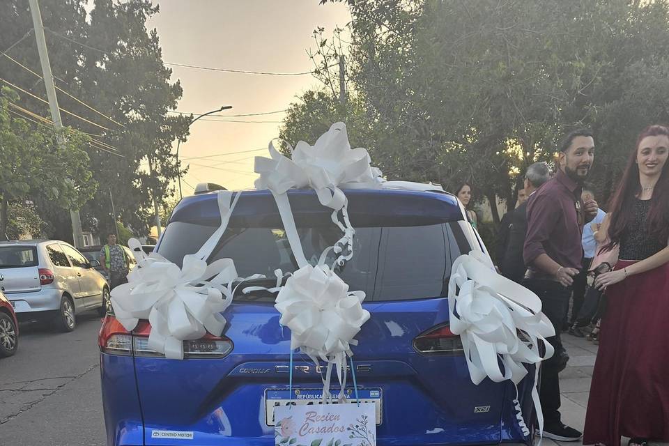 Auto decorado para un casamiento