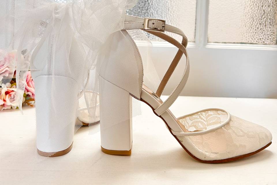 Zapatos de novia con moño