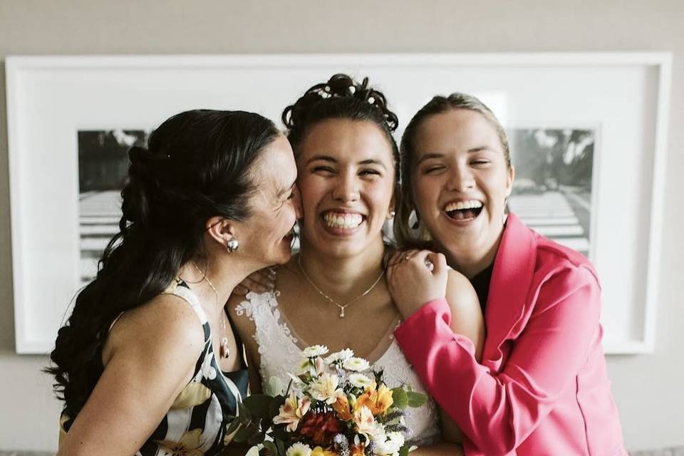 Novia, mamá y hermana