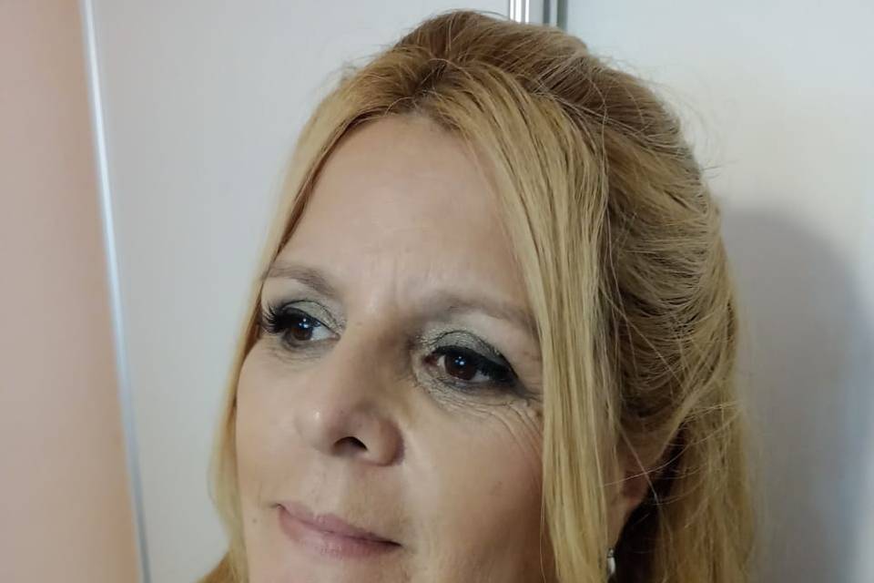 Peinado y makeup para eventos especiales