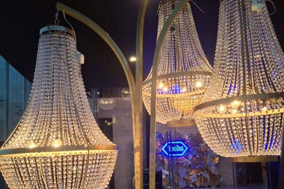 Tres arañas de luces