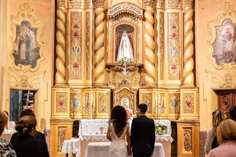 Novia en la iglesia