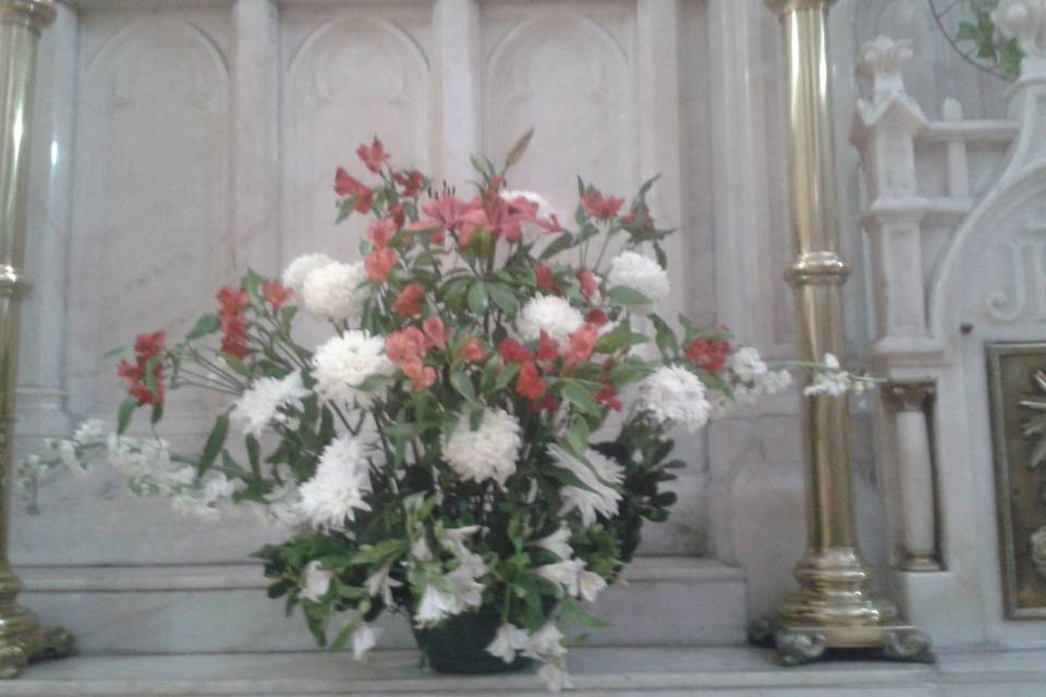 Arreglo floral de iglesia