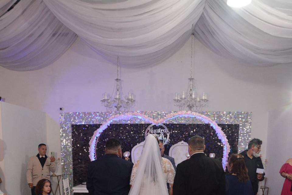 Espacio para celebraciones especiales con catering incluido