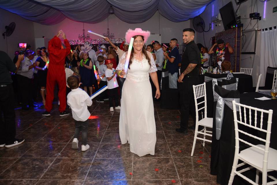 Espacio para celebraciones especiales con catering incluido