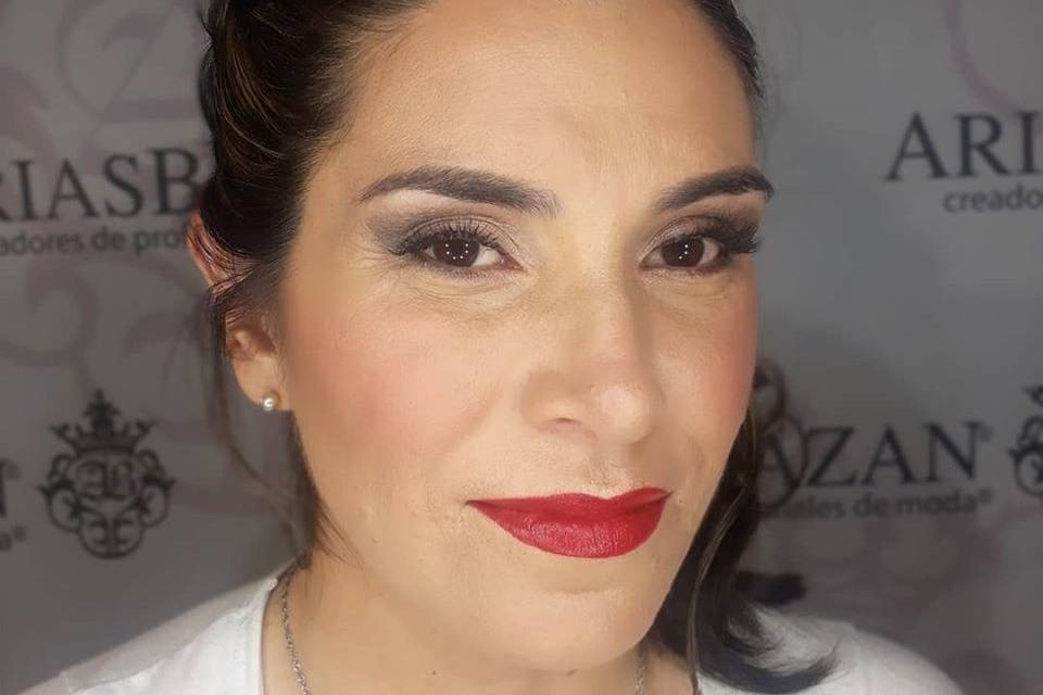 Ivana Campana Estudio de Maquillaje