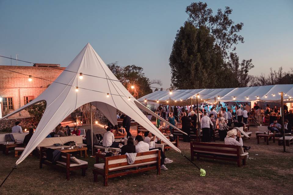 Espacio en medio de la naturaleza para celebraciones