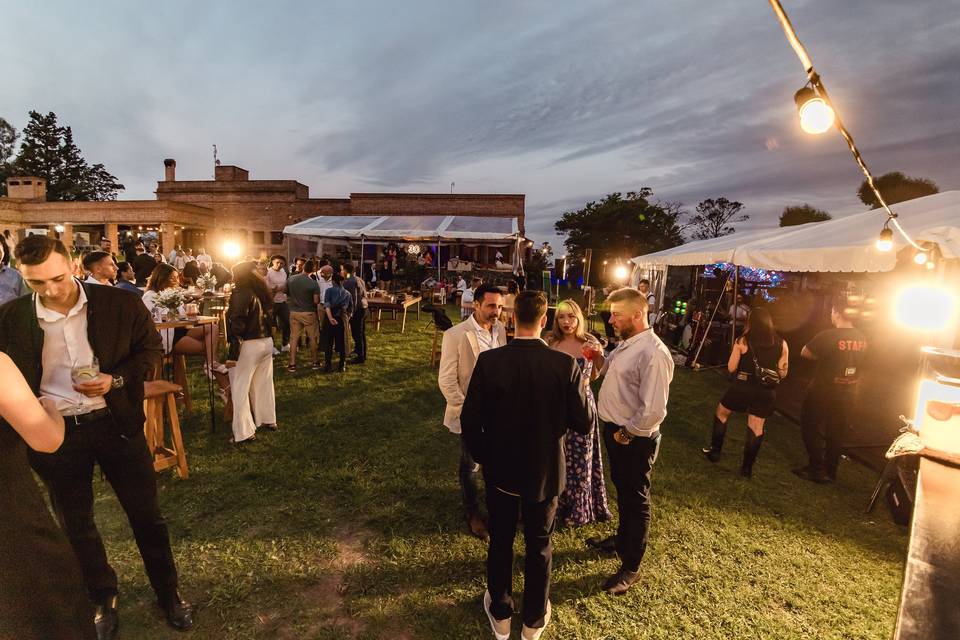 Espacio en medio de la naturaleza para celebraciones