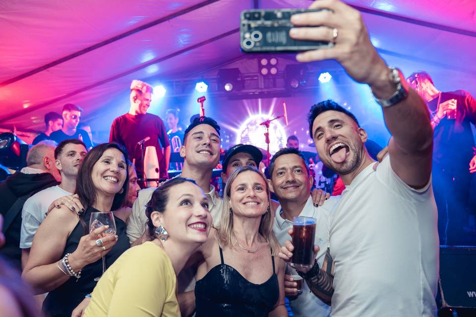 Espacio en medio de la naturaleza para celebraciones
