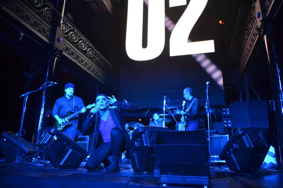 Mestizo tributo A U2