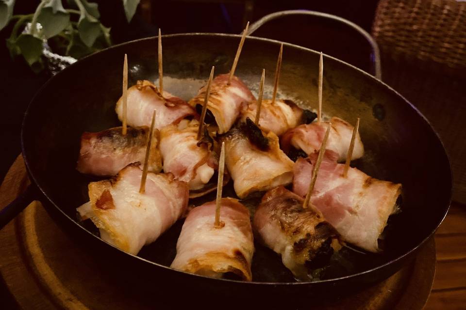 Pinchos de ciruela