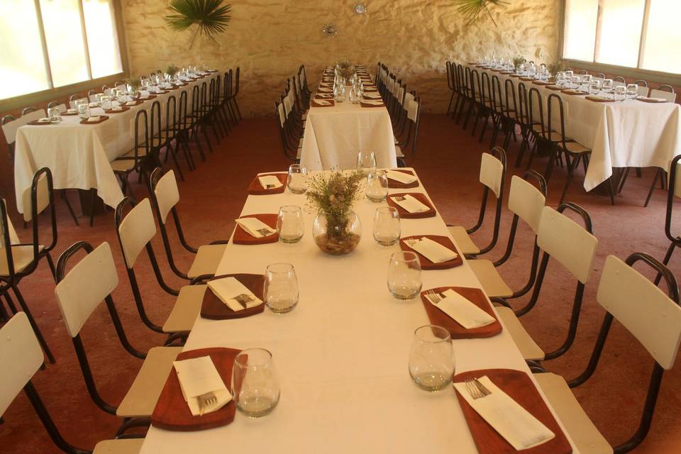 Montaje de mesa en café