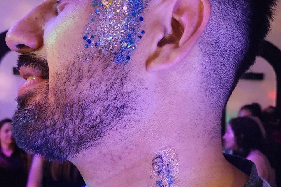 Glitter y tattoo