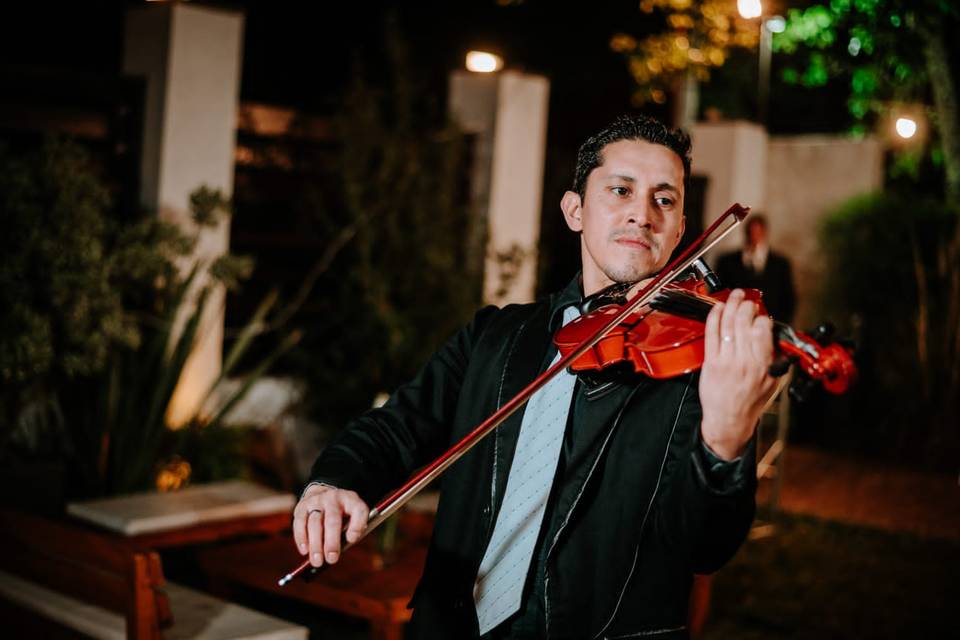 Silvio Maximiliano Rodriguez - Violinista