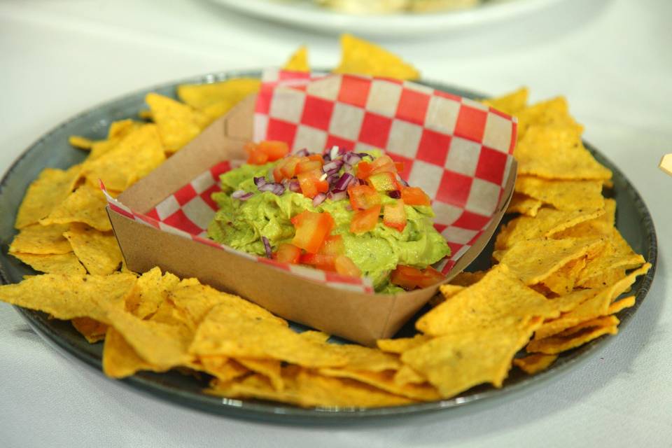 Nachos con guacamole