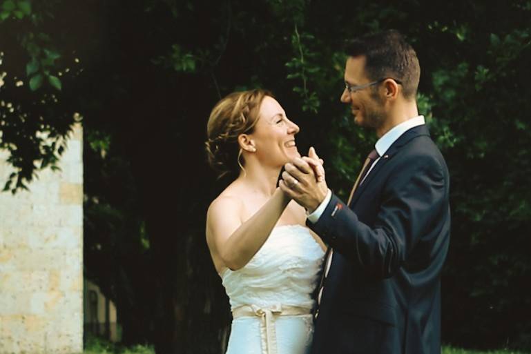 Zsuzsa y Csaba bailando