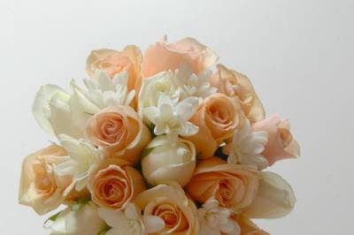 Bouquet de rosas y nardos