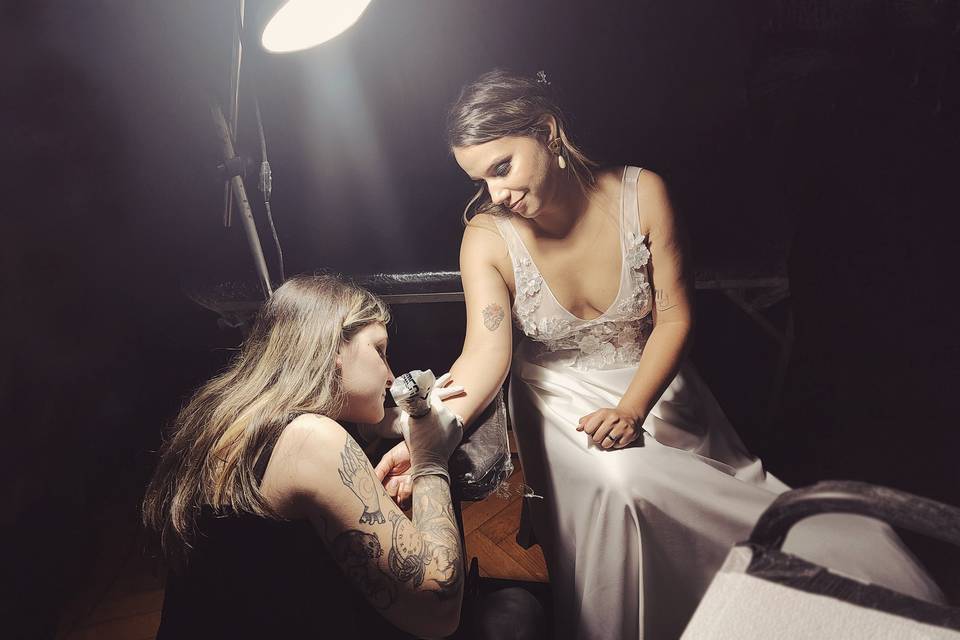Tatuando a la novia