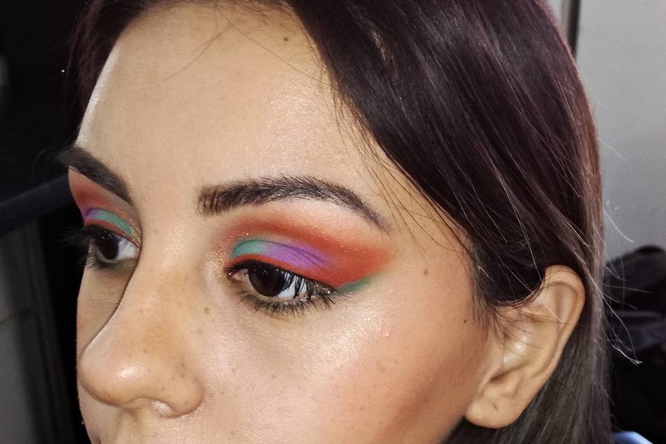 Maquillaje ultra color