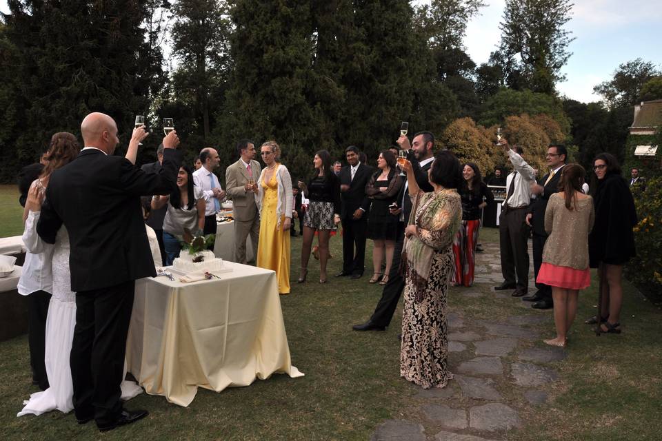 Brindis con invitados