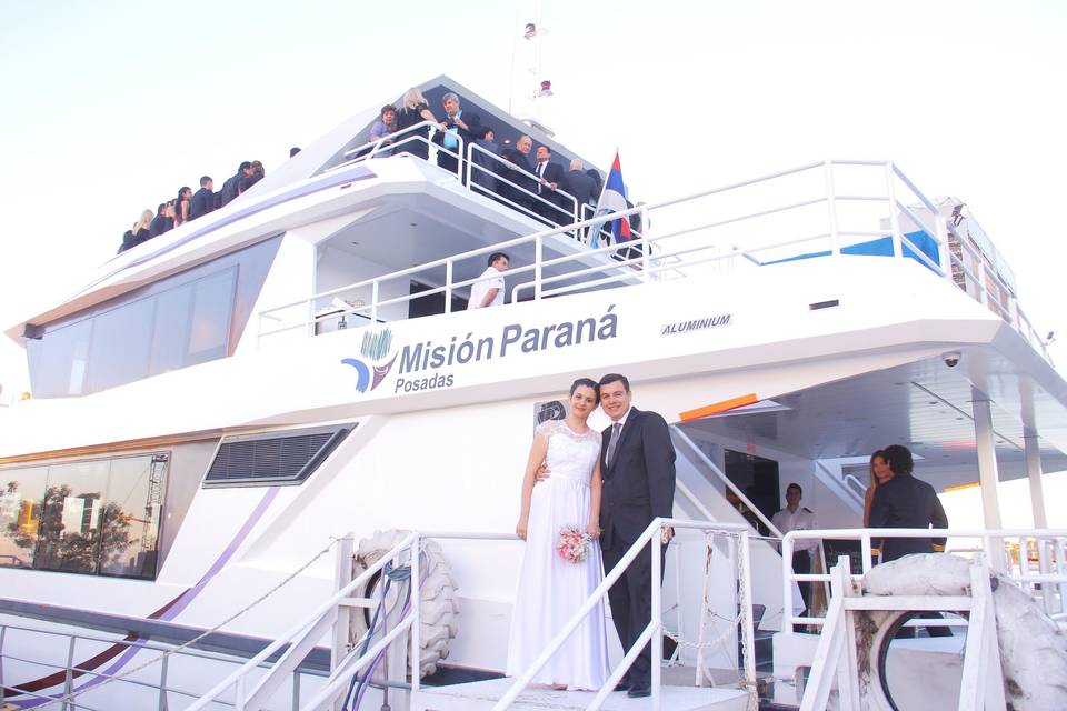 Catamaran Mburucuya Connection - Embarcación para Casamientos