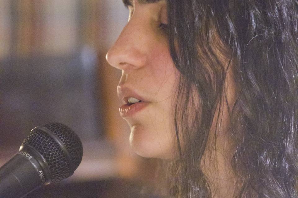 Mercedes Manghi - Piano y Voz