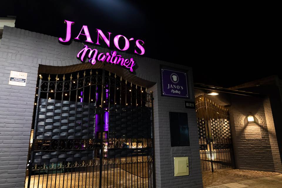 Jano's Martinez