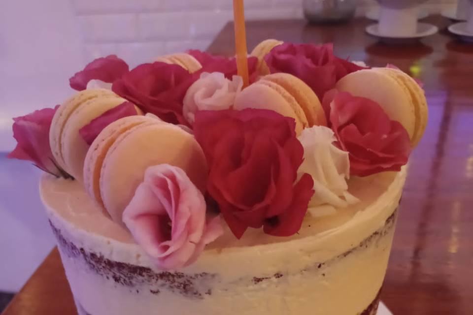 Red velvet con flores naturale