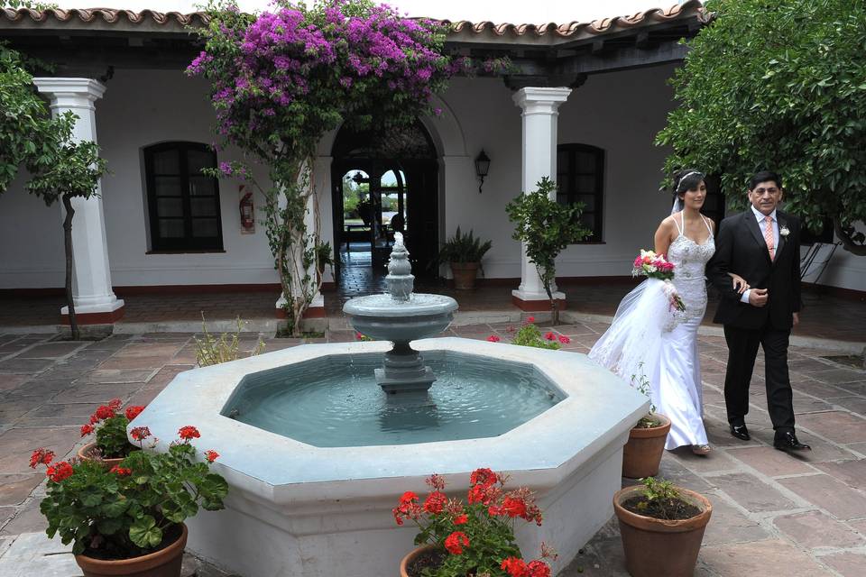 Novios llegando