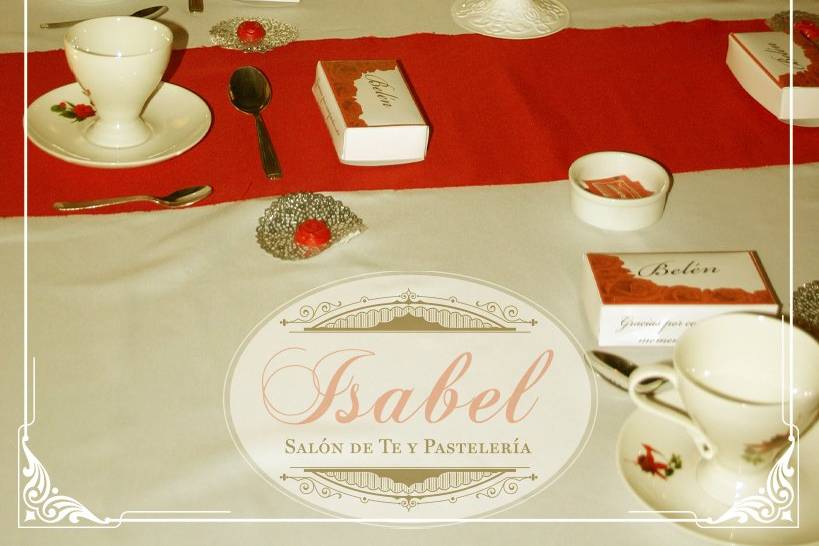 Mesa de té en blanco y rojo