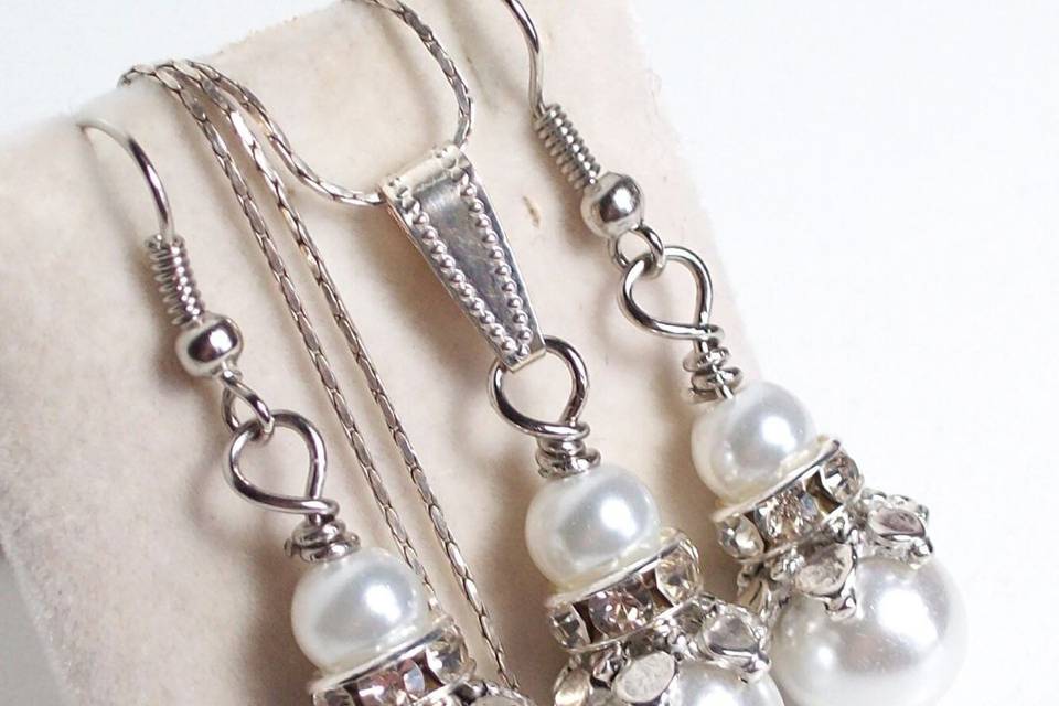 Set perla blanca y strass