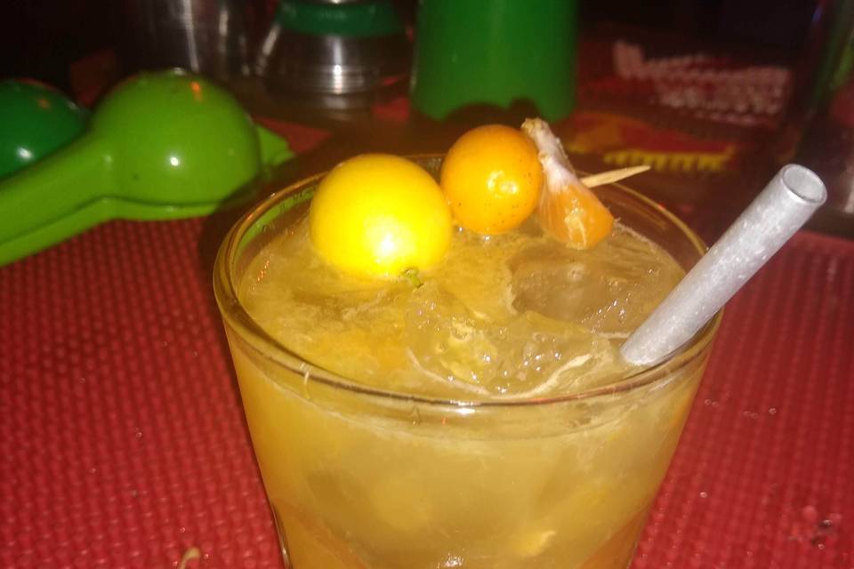 Vodka + Mango + Naranja